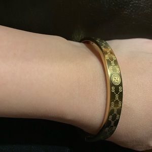 10k yellow solid Gold Bangle Gucci icon collection